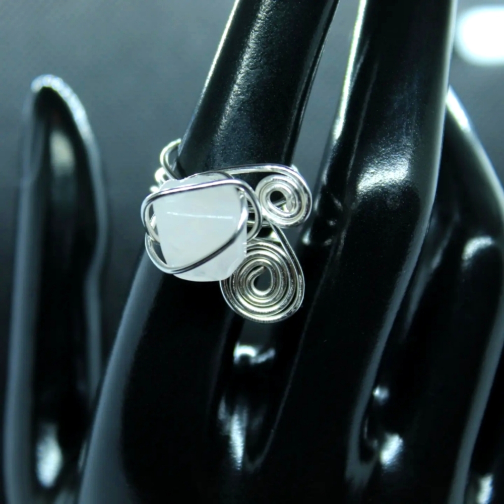 Rose quartz wire wrapped ring (size 7)
